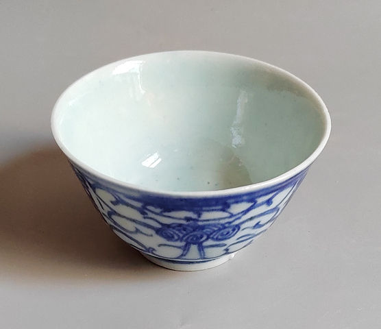 古玩陶瓷青花淡描花卉紋茶杯真品鑒賞圖