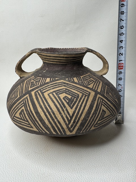 古玩陶瓷馬家窯·馬廠類型折線回紋雙耳罐真品鑒賞圖