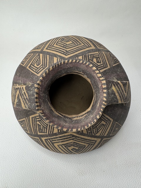古玩陶瓷馬家窯·馬廠類型折線回紋雙耳罐真品鑒賞圖