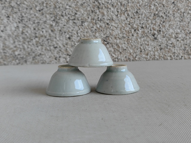 古玩陶瓷冬青釉茶杯真品鑒賞圖