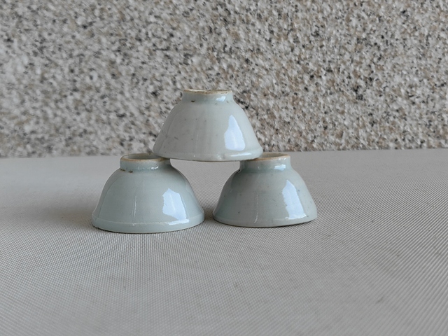 古玩陶瓷冬青釉茶杯真品鑒賞圖