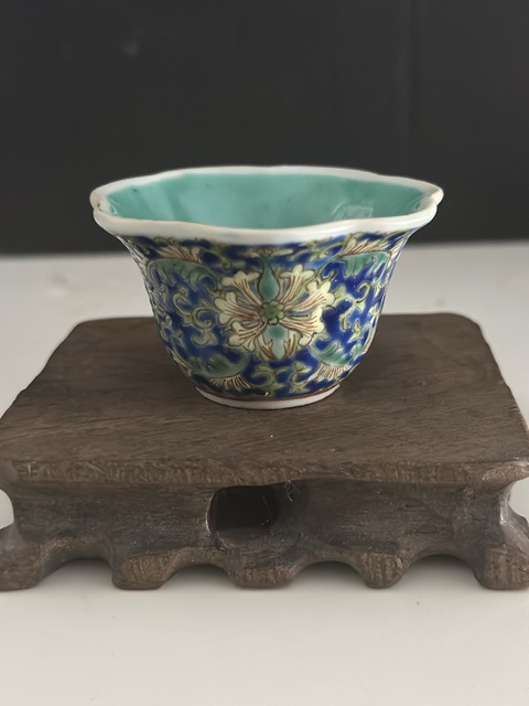 古玩陶瓷藍(lán)地粉彩福壽紋杯真品鑒賞圖