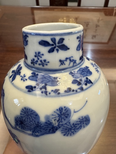 古玩陶瓷人物紋青花雞腿蓋瓶真品鑒賞圖