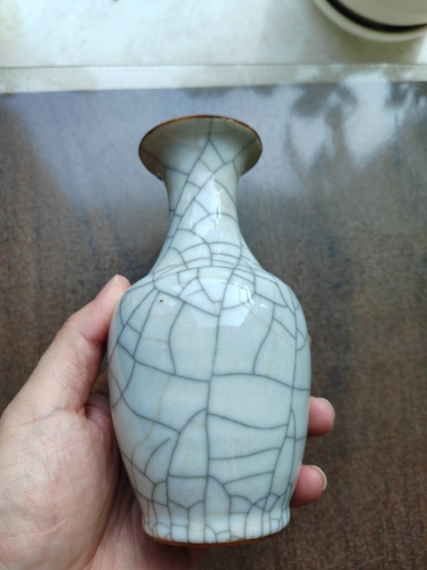 古玩陶瓷仿官釉撇口瓶真品鑒賞圖