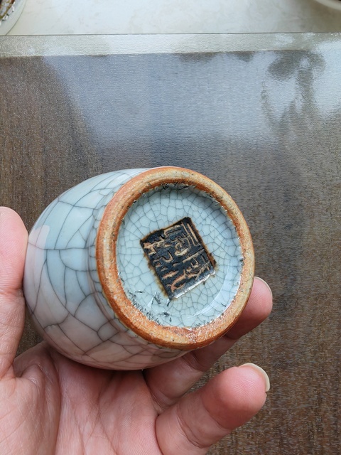 古玩陶瓷仿官釉撇口瓶真品鑒賞圖