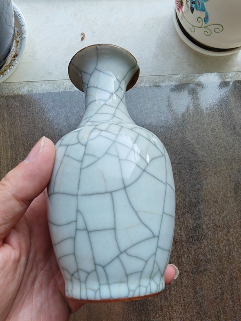 古玩陶瓷仿官釉撇口瓶真品鑒賞圖