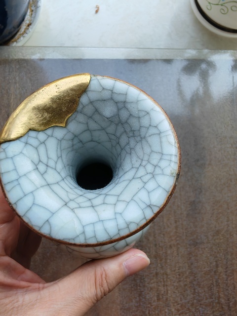 古玩陶瓷仿官釉撇口瓶真品鑒賞圖