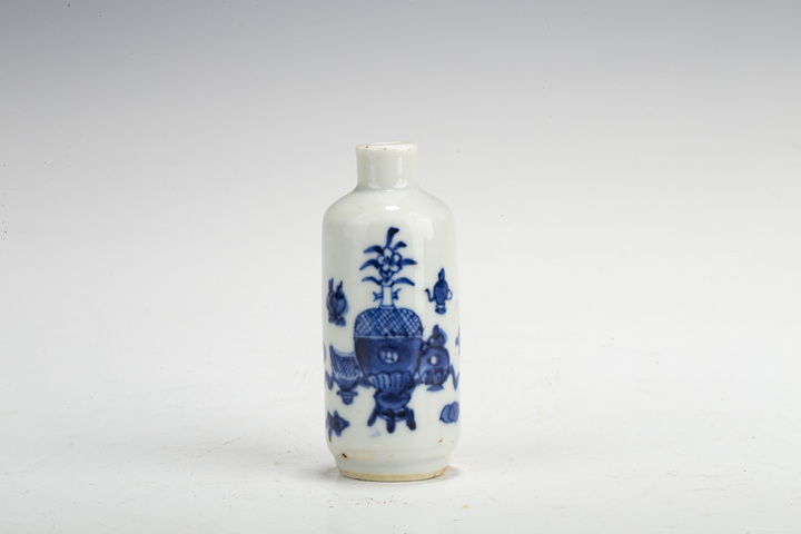 古玩陶瓷清晚·青花博古紋鼻煙壺真品鑒賞圖