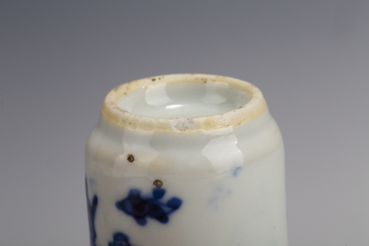 古玩陶瓷清晚·青花博古紋鼻煙壺真品鑒賞圖