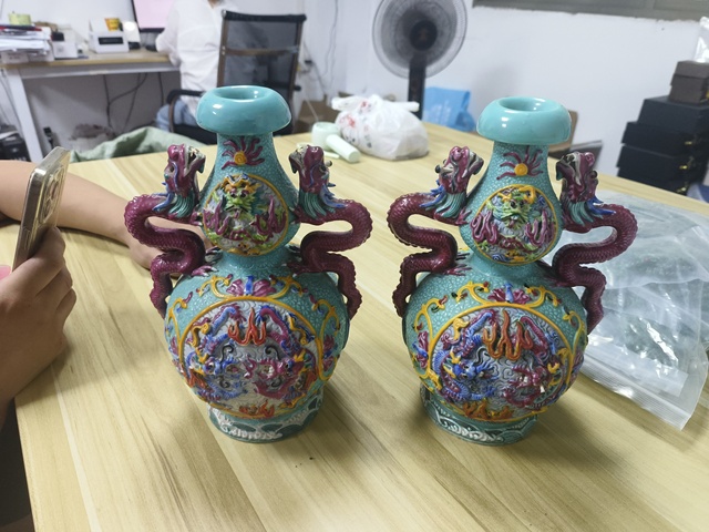 古玩陶瓷龍紋瓶真品鑒賞圖