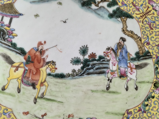 古玩陶瓷人物紋粉彩盤(pán)真品鑒賞圖