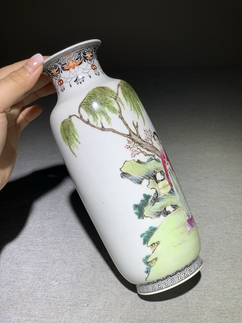 古玩陶瓷粉彩仕女人物圖撇口瓶真品鑒賞圖