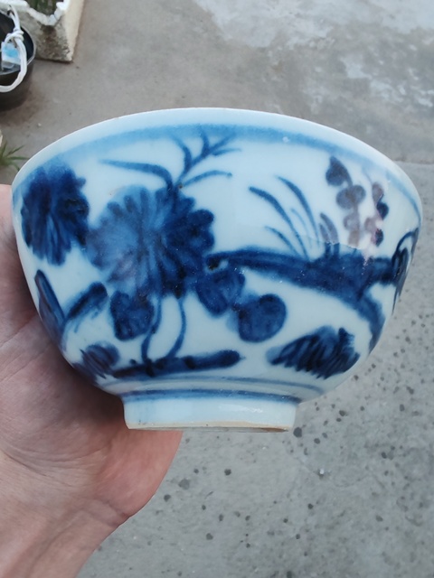 古玩陶瓷青花花卉紋碗真品鑒賞圖