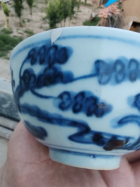 古玩陶瓷青花花卉紋碗真品鑒賞圖