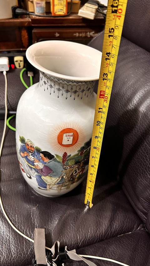 古玩陶瓷粉彩人物故事燈籠瓶真品鑒賞圖