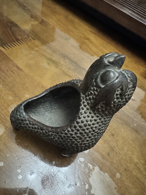 古玩銅器三足獸形薰真品鑒賞圖