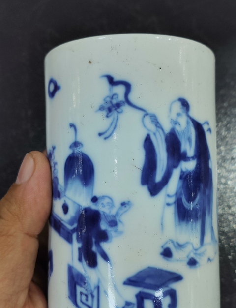 古玩陶瓷人物紋青花筆筒真品鑒賞圖