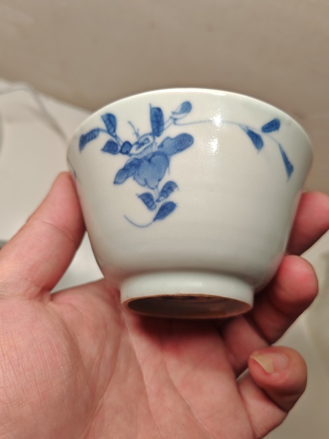 古玩陶瓷花卉紋青花杯真品鑒賞圖