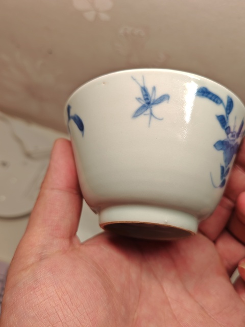 古玩陶瓷花卉紋青花杯真品鑒賞圖
