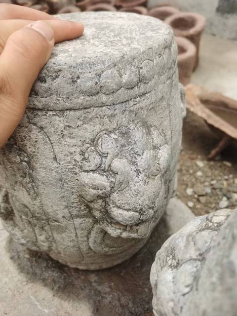 古玩陶瓷清代石鼓真品鑒賞圖