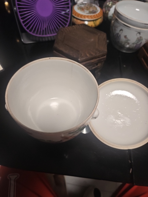古玩陶瓷清末民初花鳥詩(shī)文初淺絳彩蓋罐拍賣,當(dāng)前價(jià)格588元