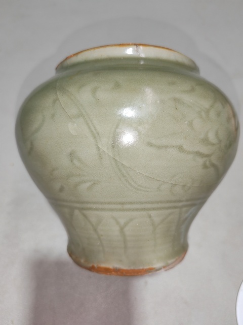 古玩陶瓷龍泉刻花罐真品鑒賞圖