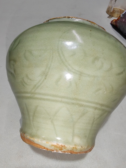 古玩陶瓷龍泉刻花罐真品鑒賞圖