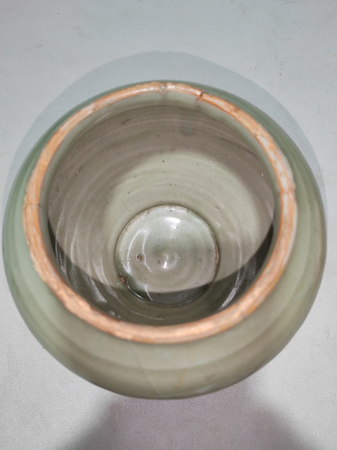 古玩陶瓷龍泉刻花罐真品鑒賞圖
