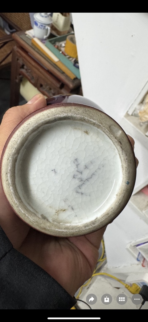 古玩陶瓷紅釉觀音瓶真品鑒賞圖