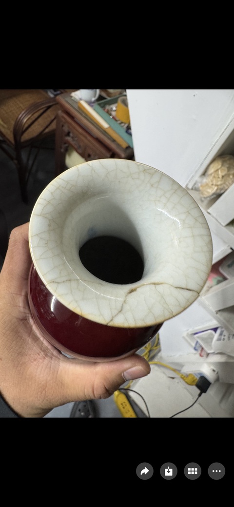 古玩陶瓷紅釉觀音瓶真品鑒賞圖