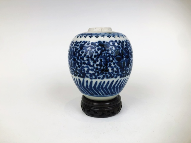 古玩陶瓷清中早·青花花卉罐拍賣，當(dāng)前價格0元