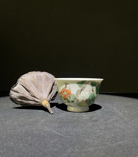 古玩陶瓷五彩人物杯真品鑒賞圖