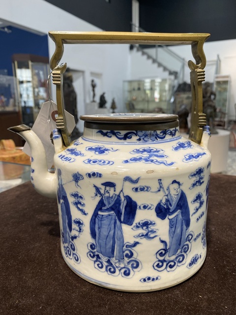古玩陶瓷青花八仙人物提梁壺真品鑒賞圖