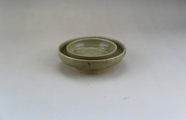 古玩陶瓷龍泉青瓷托盤真品鑒賞圖