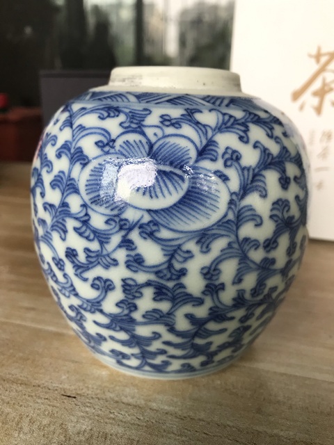古玩陶瓷清中·青花纏枝花卉紋小罐 真品鑒賞圖