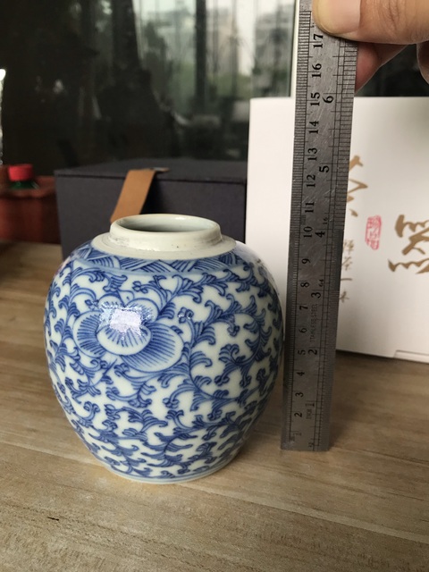 古玩陶瓷清中·青花纏枝花卉紋小罐 真品鑒賞圖