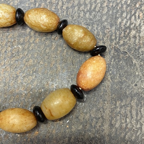 古玩陶瓷創匯和田籽料手鏈串拍賣,當前價格469元