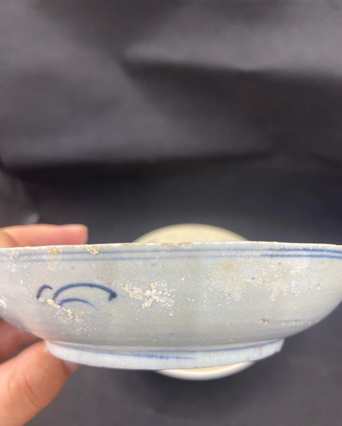 古玩陶瓷摩羯龍紋青花盤真品鑒賞圖