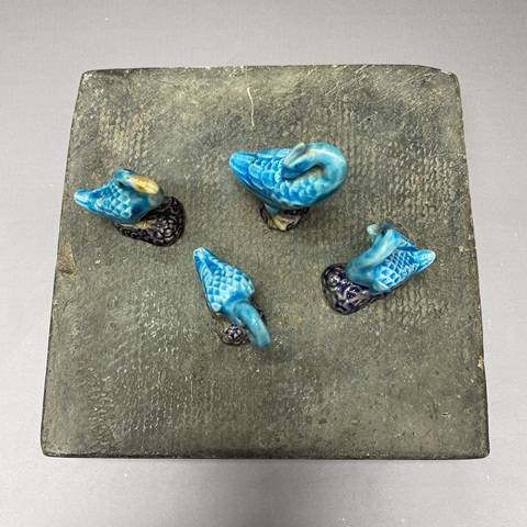 古玩陶瓷民國孔雀藍釉游禽塑像真品鑒賞圖
