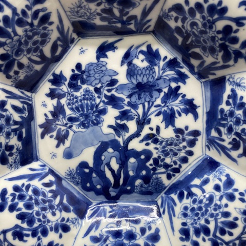 古玩陶瓷花鳥紋青花盤真品鑒賞圖