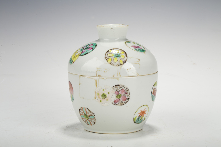 古玩陶瓷清晚·粉彩皮球花紋蓋缸真品鑒賞圖