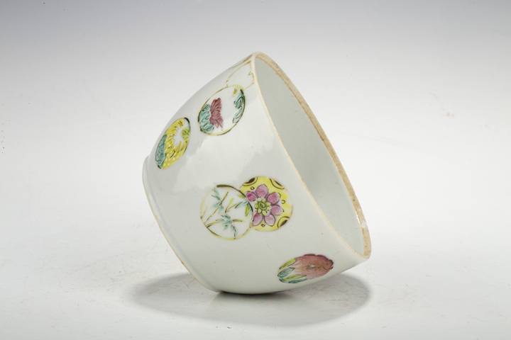 古玩陶瓷清晚·粉彩皮球花紋蓋缸真品鑒賞圖
