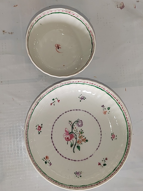 古玩陶瓷乾隆廣彩杯盤真品鑒賞圖