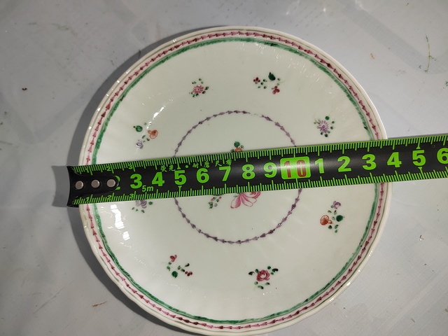 古玩陶瓷乾隆廣彩杯盤真品鑒賞圖