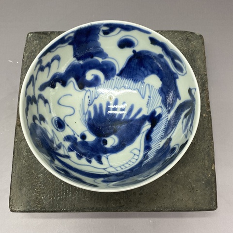 古玩陶瓷清晚期·過墻龍·青花碗拍賣,當前價格590元
