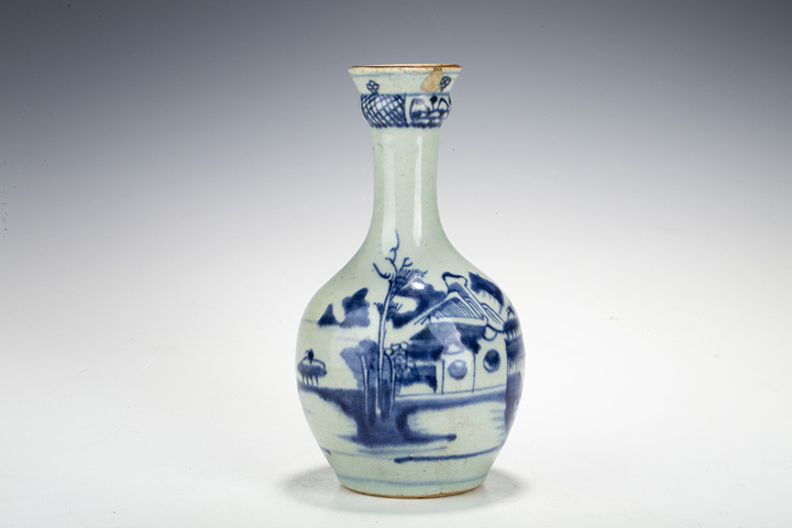 古玩陶瓷清中·青花山水紋蒜頭瓶拍賣,當前價格640元