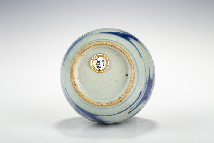 古玩陶瓷清中·青花山水紋蒜頭瓶拍賣,當前價格640元
