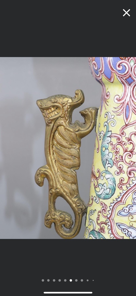 古玩陶瓷銅胎畫琺瑯花卉紋雙耳瓶真品鑒賞圖