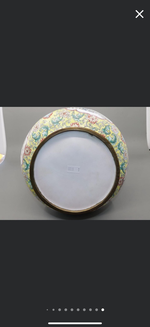 古玩陶瓷銅胎畫琺瑯花卉紋雙耳瓶真品鑒賞圖