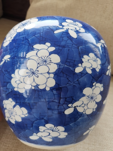 古玩陶瓷青花冰梅圖罐真品鑒賞圖